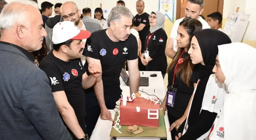 Belen’de Tübitak 4006 Bilim Fuarı