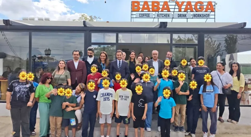 Berlinli Turistlerden Hataylı Çocuklara Destek