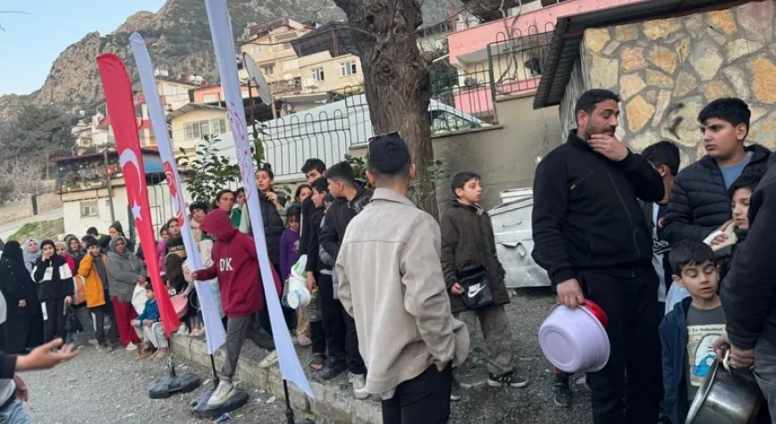 Bin 500 Kişiye İftar Yemeği