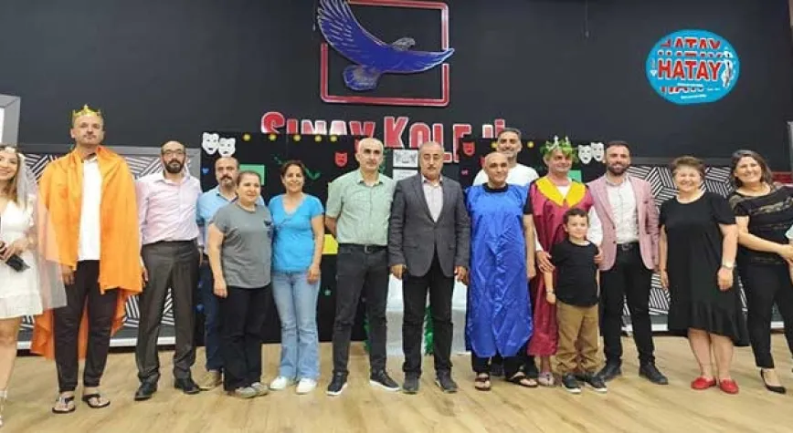 BİR DEFNE GÜLDÜRÜSÜ TİYATRO ETKİNLİĞİ