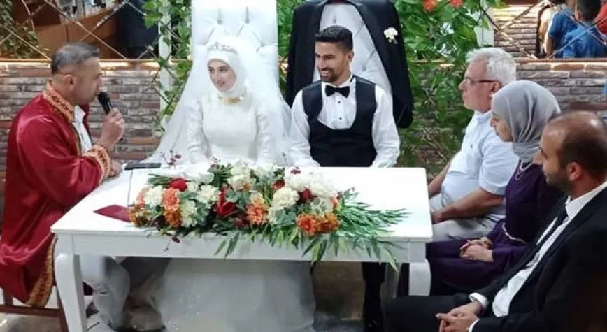 BİR YASTIKTA KOCAYIN
