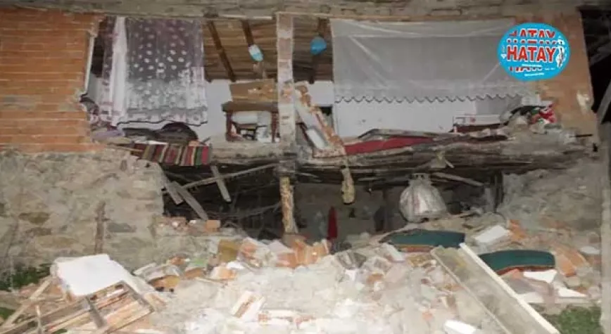 Birçok ev ve cami minareleri yıkıldı