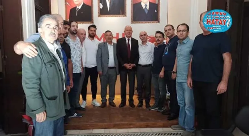 BOZKURT’A ATATÜRK FOTOGRAFI HEDİYE ETTİ