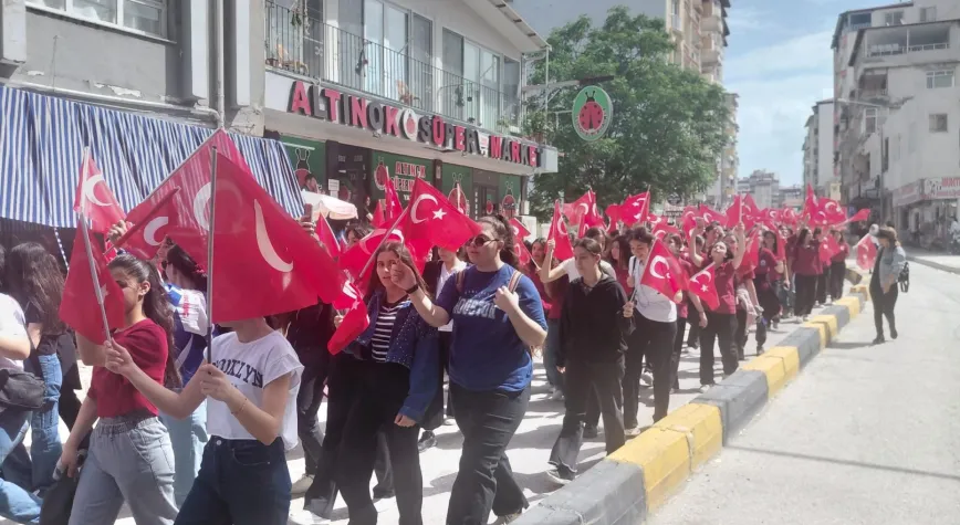 Samandağ’da 19 Mayıs Coşkusu: Gençlik Yürüyüşü Düzenlendi