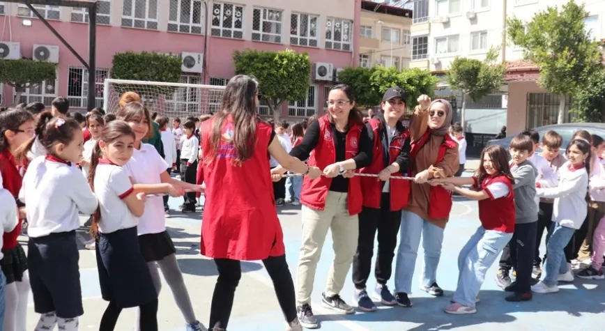 Çocuklar Şenlikte Eğlendi