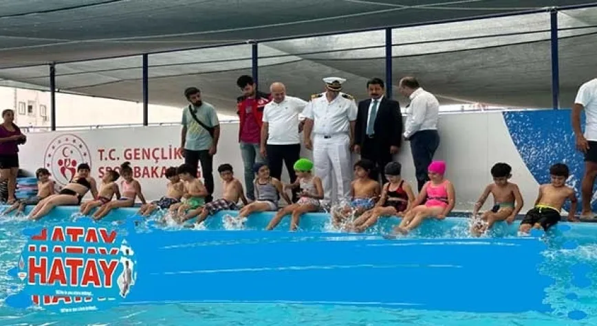 ÇOCUKLAR YÜZME ÖĞRENİYOR