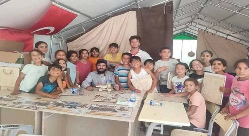 Çocuklara oyuncak yapımı gösterildi