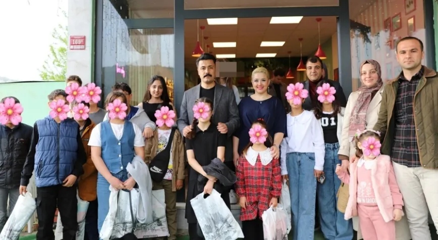 Çocuklara Waffle Etkinliği