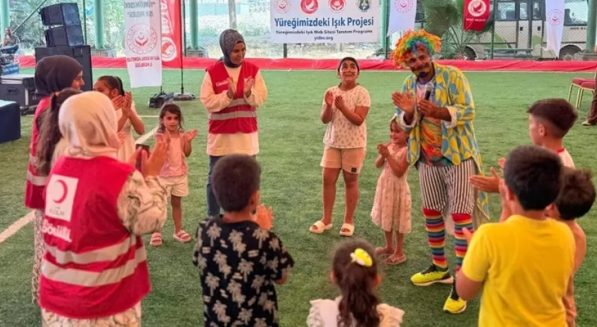 Çocukların yüzlerindeki tebessüm herşeye değer