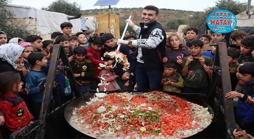 CZN Burak savaş mağduru çocuklar için yemek yaptı