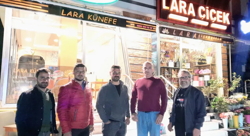 Damağınızdaki En Tatlı His  Lara Künefe 