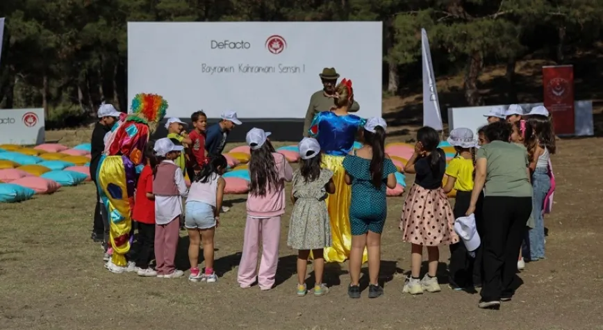 DeFacto Deprem Bölgesindeki Çalışmalarını Aralıksız Sürdürüyor
