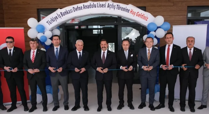 Defne’de 2 Okul Birden Açıldı