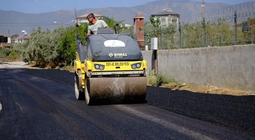 Defne’de Asfalt Çalışmaları Aralıksız Sürüyor
