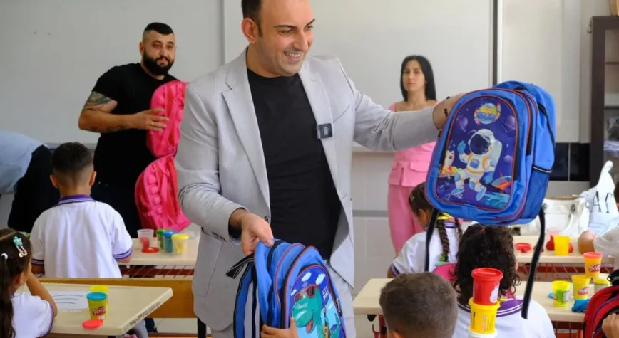 Defne’de Öğrencilere Nakdi Kırtasiye Desteği
