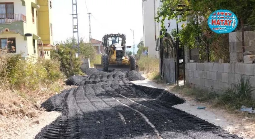 DEFNE’DE YOL ÇALIŞMALARI TAM GAZ
