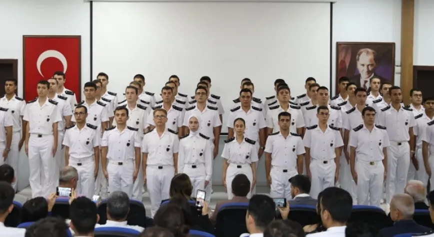 DENİZCİLİK ÖĞRENCİLERİ MESLEK YEMİNİ ETTİ