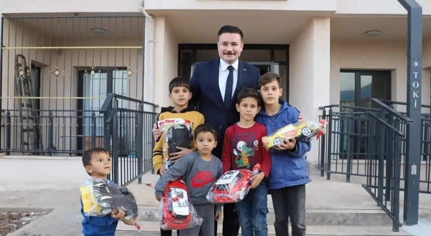 DEPREM KONUTLARINA ANLAMLI ZİYARET