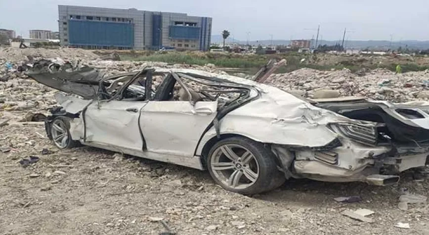 DEPREMDE HASAR GÖREN ARAÇLARDAN PARÇA SÖKERKEN YAKALANDILAR