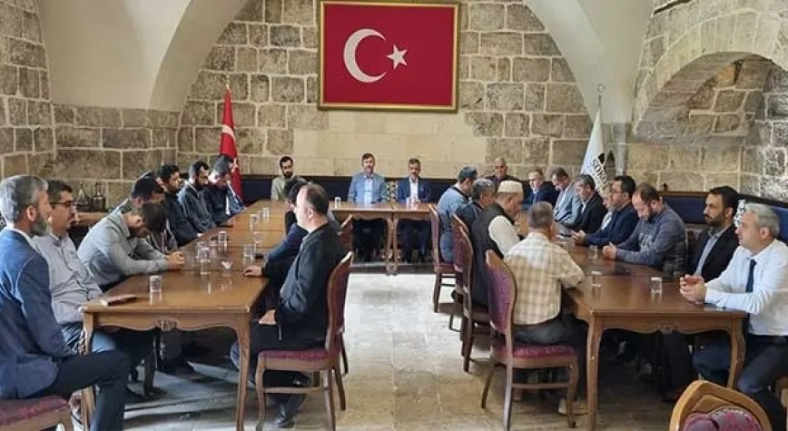 DİN GÖREVLİLERİ İLE BİRARAYA GELDİ