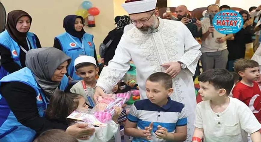 Diyanet İşleri Başkanı Erbaş, Mekke’de çocuklarla buluştu