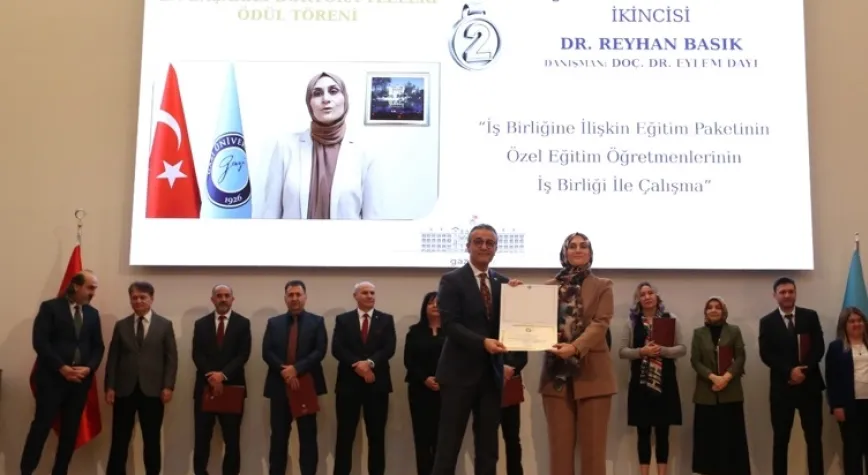 Doktora tezine ödül