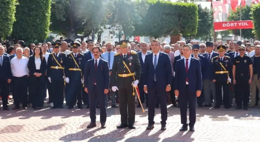 Dörtyol’da Cumhuriyet bayramı kutlandı
