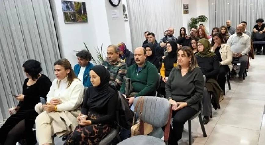 DÖRTYOL’DA SÖYLEŞİ VE İMZA GÜNÜ DÜZENLENDİ