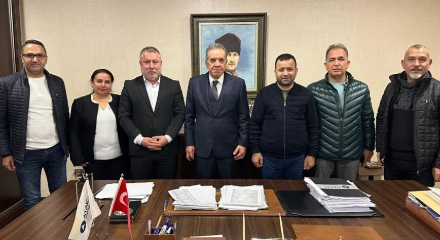 EĞİTİM GÖNÜLLÜSÜ ATAKAŞ’A PLAKET