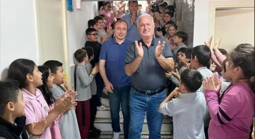 Emektar Öğretmene Duygusal Veda
