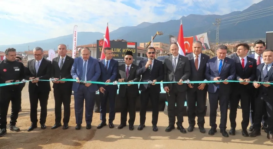 Endonezya Köyü Törenle Açıldı
