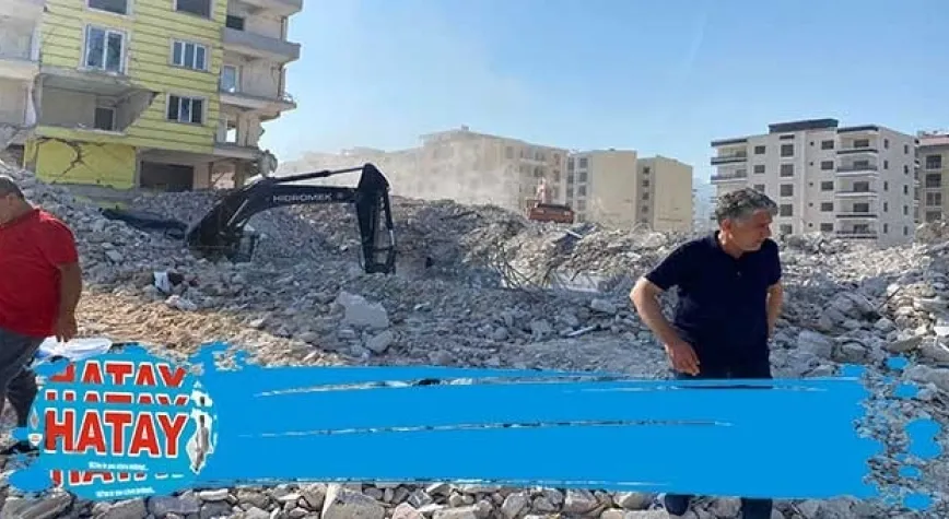 Enkaz kaldırma çalışmalarını inceledi