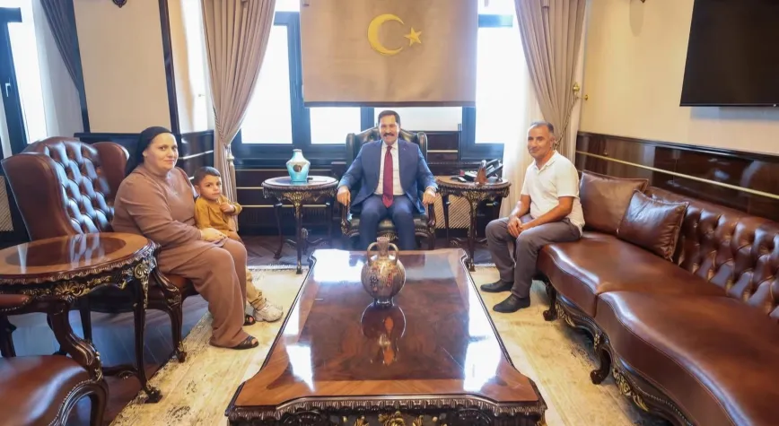 Enkazdan Kurtarılan Kerem Bebekten Vali Masatlı’ya Ziyaret