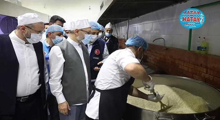 Erbaş, Diyanet’in Mekke mutfağında incelemelerde bulundu
