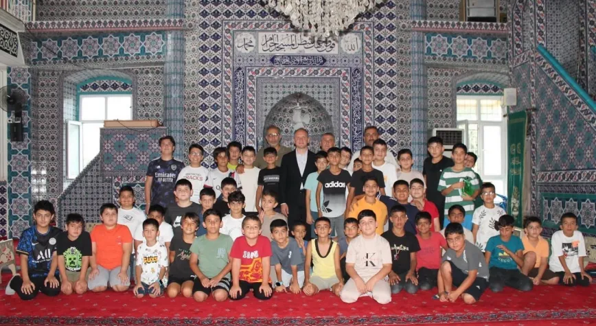 Erzin’de Çocuklar Yaz Tatilini Kur’an Kursunda Geçiriyor