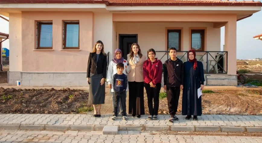 ESRA MASATLI HANE ZİYARETLERİNİ SÜRDÜRDÜ