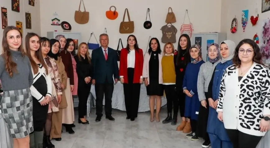 Esra Masatlı Sergi Açtı