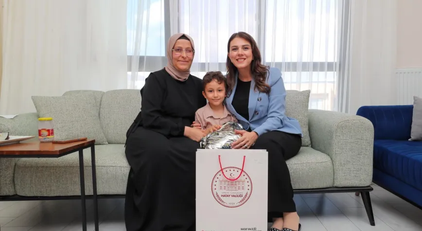 Esra Masatlı, “Yüreğimizdeki Işık” Projesiyle Aileleri Ziyaret Etti