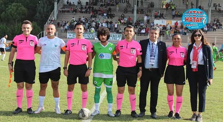 FUTBOL ARENASINDA BAYANLARA AKTİF GÖREV