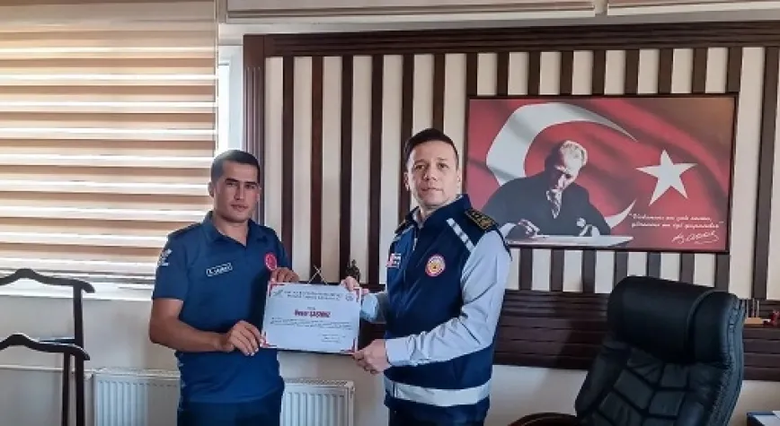 GAYRETLERİNDEN ÖTÜRÜ BAŞARI BELGESİ VERİLDİ