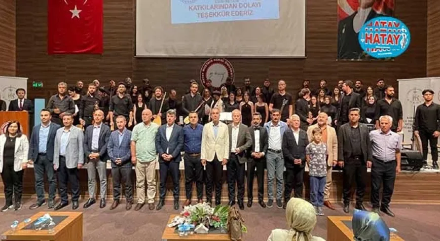 GAZELLA GAZELLA TÜRK HALK MÜZİĞİ KOROSU SAHNE ALDI
