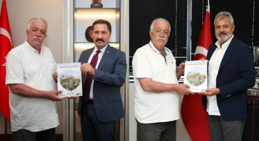 Gazeteci Kalaycıoğlu Hatay Halk Bilimi adlı Kitabını Vali Masatlı ve Başkan Öntürk’e Takdim Etti