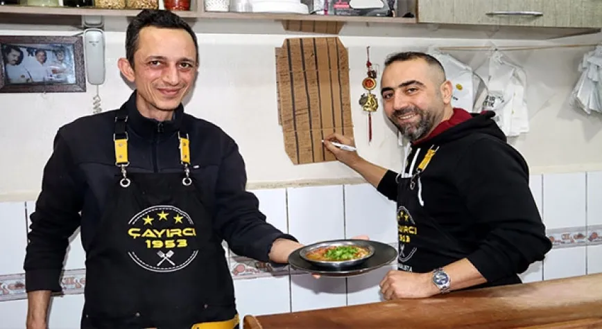 Geleneksel Yaz Boz Tahtası Yöntemi Yaşatıyorlar
