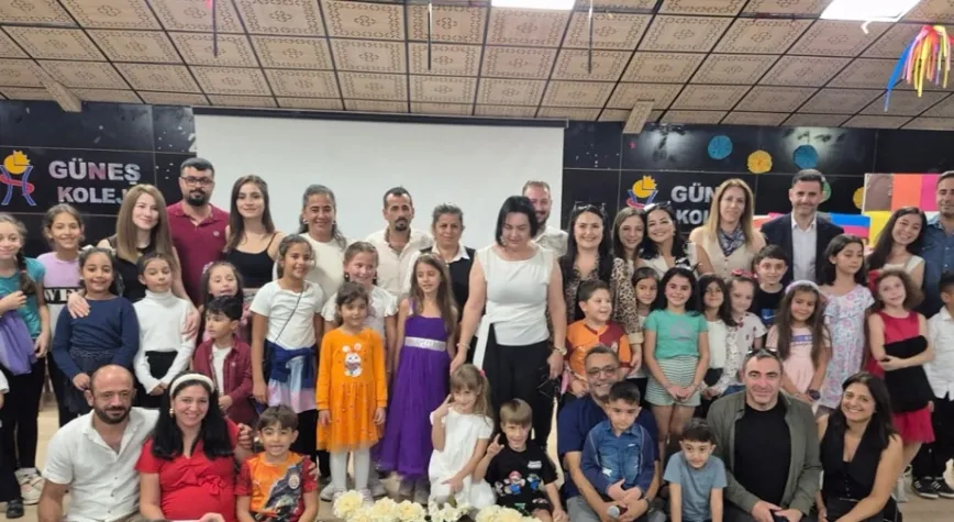 Genç Tiyatrocular Ayakta Alkışlandı