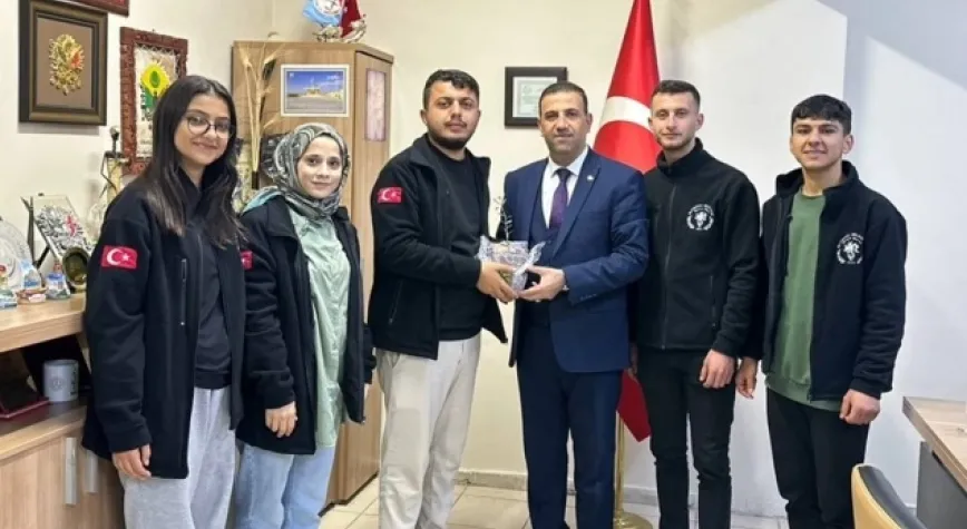 GENÇLER YILIN EĞİTİMCİSİNİ SEÇTİ