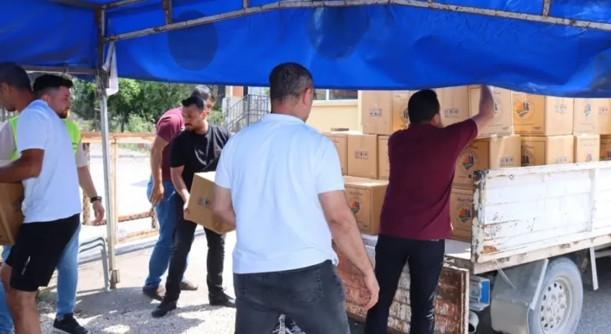 Grevdeki İşçilere Erzak Desteği