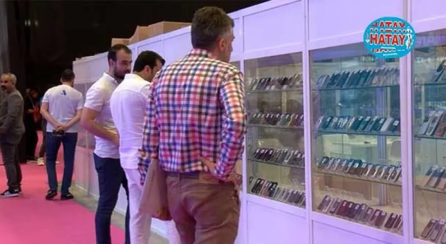 Guinness rekoru kıran telefon koleksiyonunun sergisi açıldı