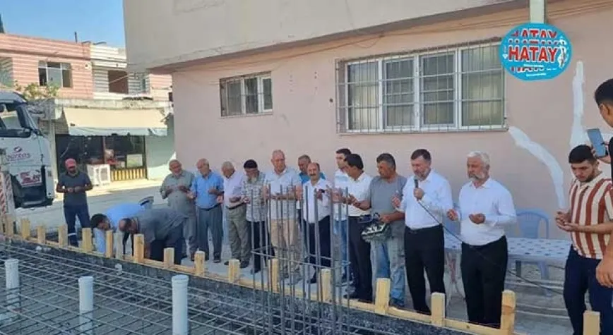 Hasar Gören Camiler Dualarla Yeniden İnşa Ediliyor