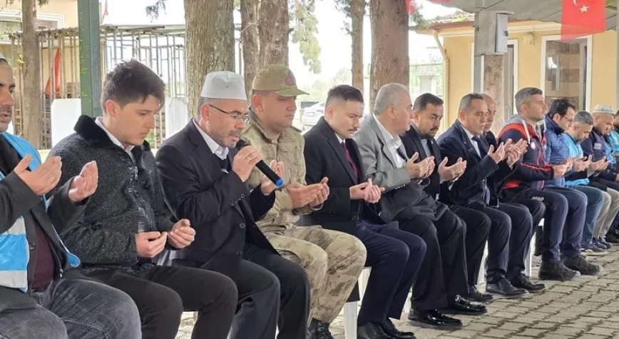 Hassa’da 474 Deprem Şehidi Dualarla Anıldı