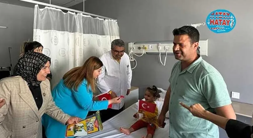 HASTANEDEKİ ÇOCUKLARA 23 NİSAN ZİYARETİ